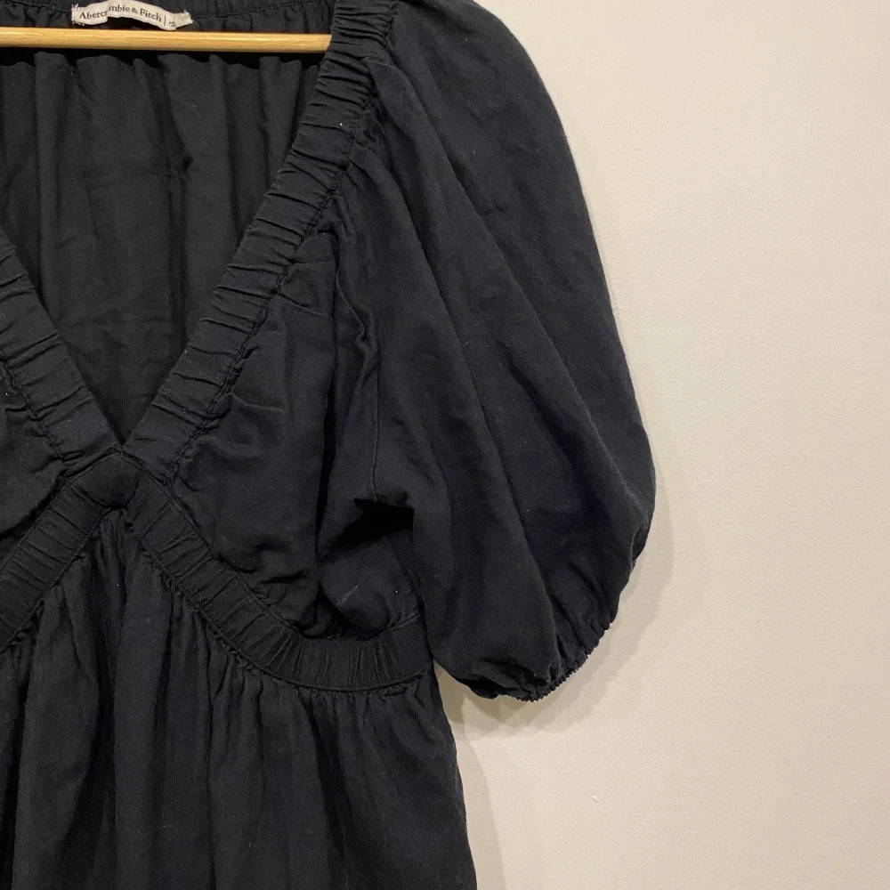 Abercrombie & Fitch Black Puff Sleeve V-Neck Dark Romantic Peplum Blouse Large